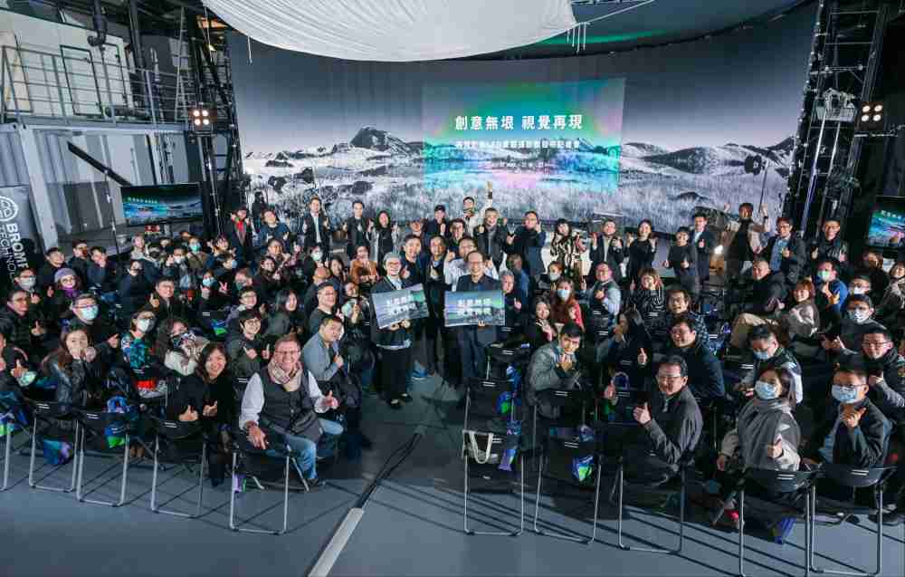 再现影像LED虚拟制作摄影棚整合拍摄场景、、、内容制作、、、技术指导到设备租借一站式服务，，可望提升LED虚拟制作的影视效能，，，进而产出更多高质量细致作品