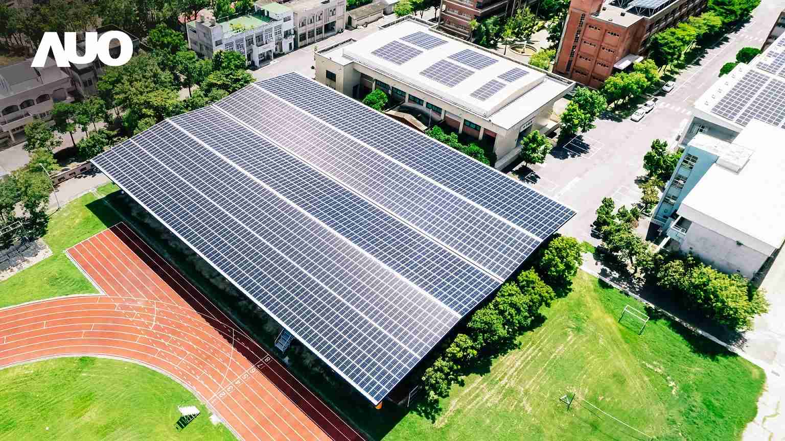 糖果派对SunSteel光电整合型浪板具备快速安装、、、轻量化优势,,,,可提升15%发电效能,,通过国际IEC与台湾VPC认证安全、、、、防漏、、、耐候标准