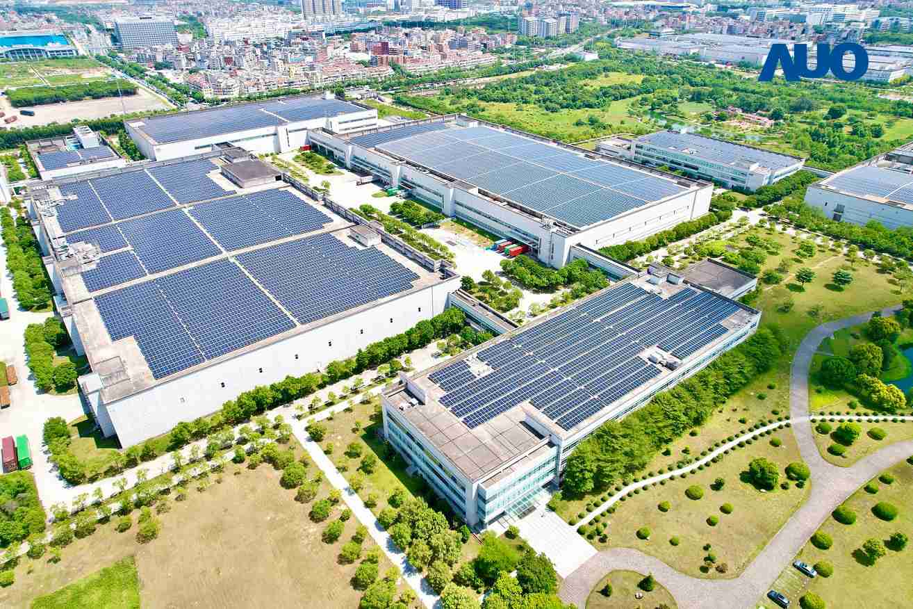 糖果派对厦门推动智能制造同时，，透过绿电创能纵深推进绿色转型，，，，厂区全屋顶铺设太阳能光伏板，，，，每年太阳能发电 2,600多万度